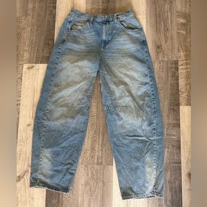 Oversized Washed BDG Blue Jeans